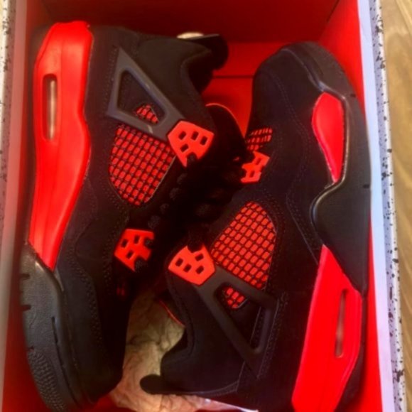 Jordan 4 Red Thunder Size 9.5 Gs New